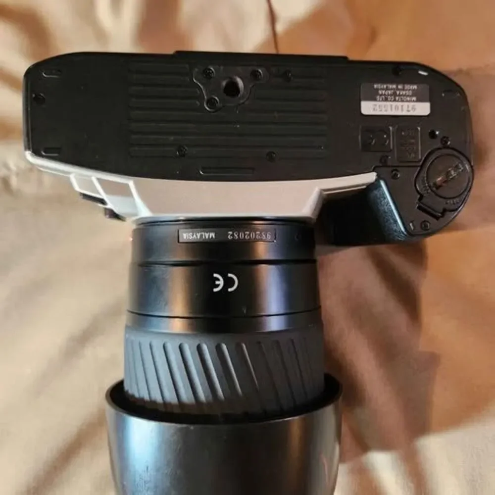 Minolta Maxxum QTsi 35mm SLR Film Camera with AF Zoom 70-210mm Lens